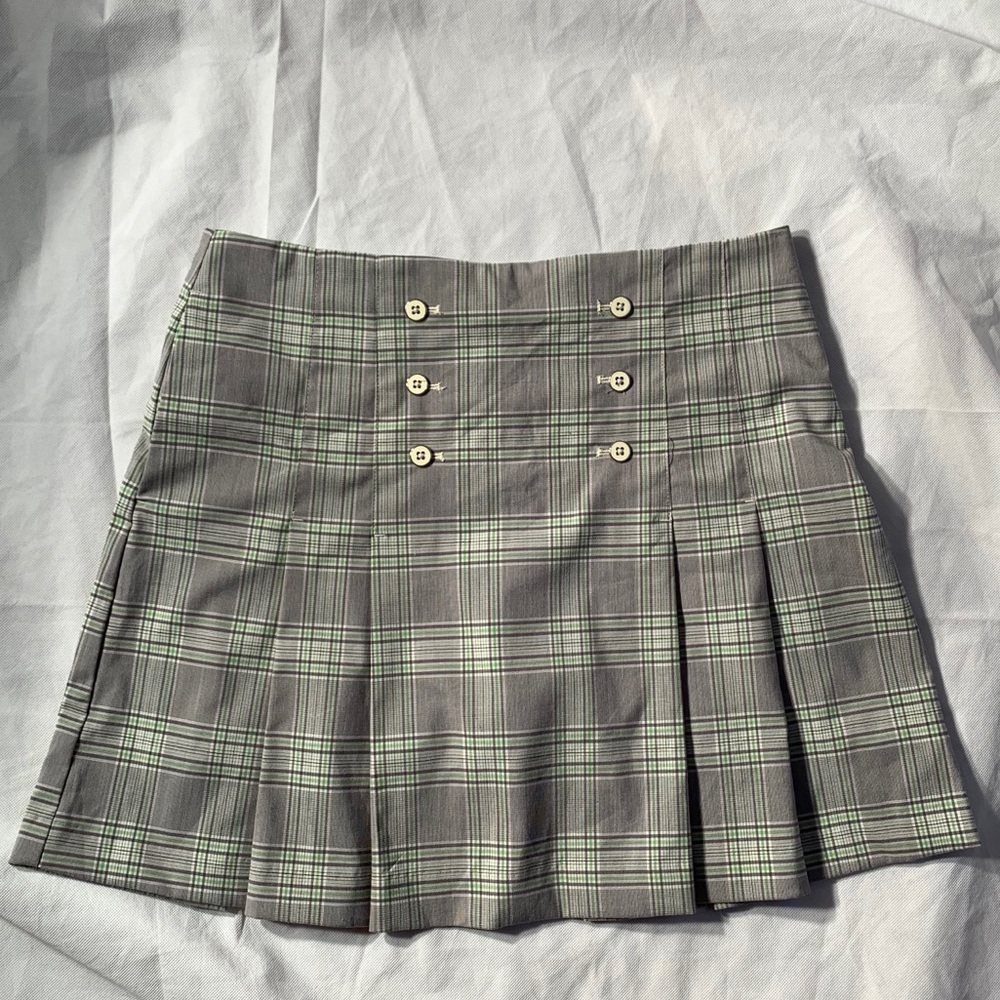Izod XFG - pleated plaid skort size 6 length 18”